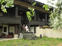 香格里拉仁安バンヤンツリー 大宝寺周辺のホテル