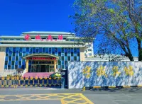 Ningcheng Hotel - parking