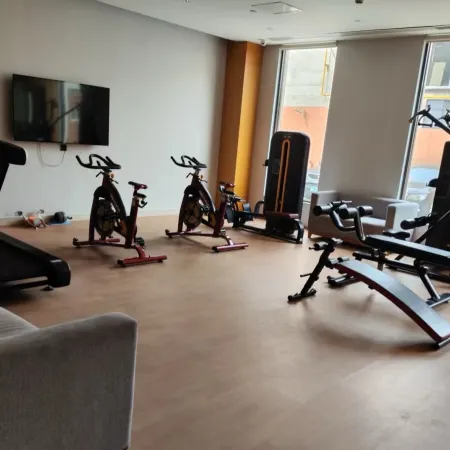 BF Express Hotel (Daqing Tieren Square)