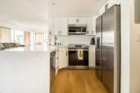 City & Palm View Oceanfront Bliss w/ Free Parking - Alojamientos