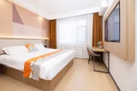 Yayue Hotel (Shihezi Xingfu Road Pedestrian Street)