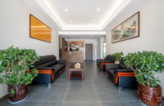 Nuanju Homestay (Hanzhong High-Speed Railway Station)