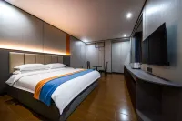 徐聞金蘋果酒店（城東大道店）