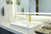 XANA Deluxe Hotel (Shenyang Zhongjie Palace Museum Xiaoheyan Morning Market Branch)