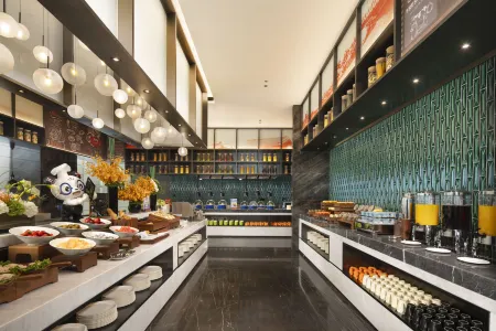 Hampton by Hilton Shenyang Tiexi Fortune Plaza Отели рядом с достопримечательностью «Shenyang University of Chemical Technology (Northwest to Shenyang University of Chemical Technology School Hospital)»