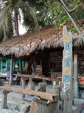 รูปภาพของชารีน่า บีชไซด์