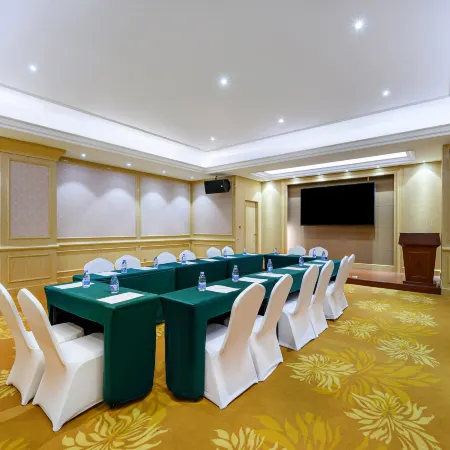 Vienna Hotel (Wanfenglin Airport Branch, Xingyi)