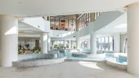 Fengcheng International Hotel - Hot Springs