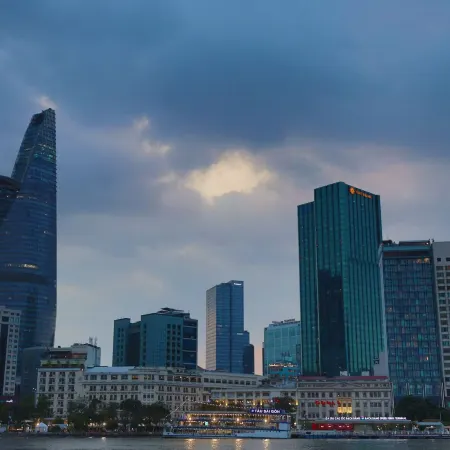 PH Hotel(SECC  Phu My Hung) Отели рядом с достопримечательностью «Район 7»