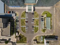 Ramada Hotel (Horgos Guomeng Branch) - parking