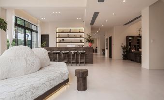 HIDDEN LAKE AFFORDABLE LUXURY HOME