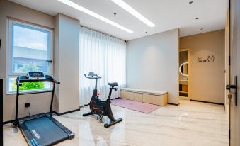Baoshan Yuezhijia Hotel (Baoshan Qinghuahai Wetland Park Store)