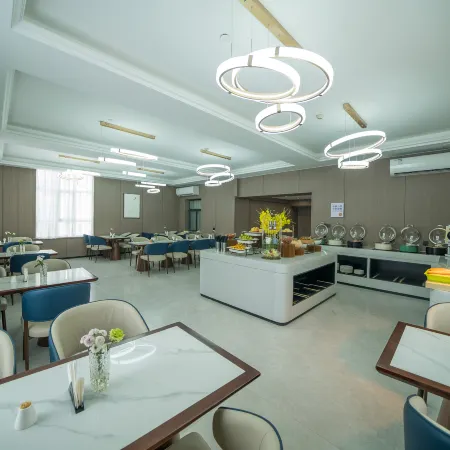 Aifeel Hotel (Urumqi International Grand Bazaar South Gate Subway Station)