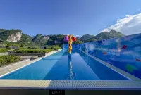 China FAST Hotel - Pools