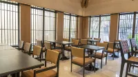 Floral Baihe Zuoan Homestay (Changbaishan Beipo Jisan Zhongxin)