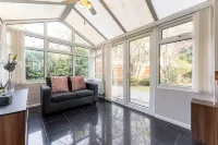 Large Home near city centre, UOB & QE hospital