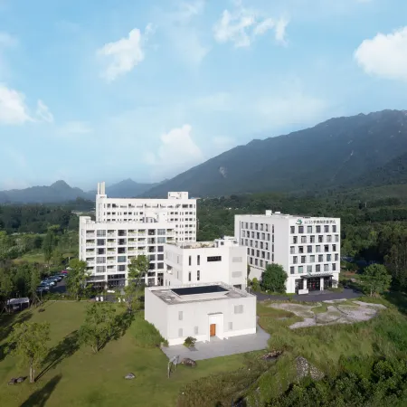 Yunmen 5 Seasons Argyle Resort Hotel