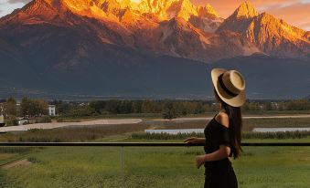 Mountain Clouds · Sunlight on the Golden Mountain · Snow Mountain Panoramic View Hotel
