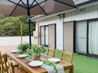 10 min to Fuji-Q | 6 min to Lake Kawaguchiko | 4 min to Open-Air Onsen | BBQ Area | Sleeps 12 Hotels near Sankodai