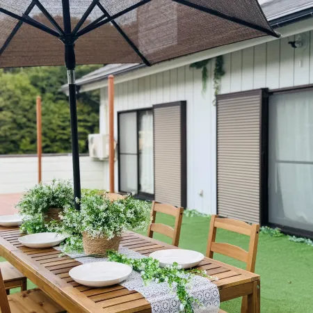 10 min to Fuji-Q | 6 min to Lake Kawaguchiko | 4 min to Open-Air Onsen | BBQ Area | Sleeps 12