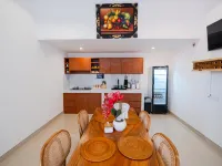 Crystal Flow Guest House & Apartment Canggu Hotels near Berawa