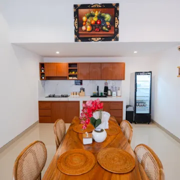 Crystal Flow Guest House & Apartment Canggu Отели рядом с достопримечательностью «Пляж Чангу»