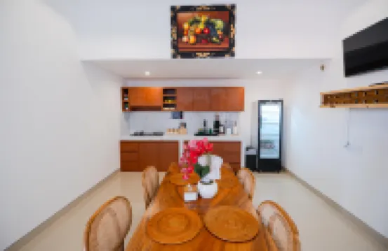 Crystal Flow Guest House & Apartment Canggu