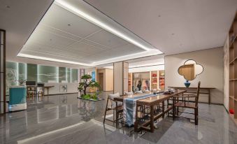 Kaifeng Wansui Mountain Great Song Martial Arts City Moshang Qingya Hotel