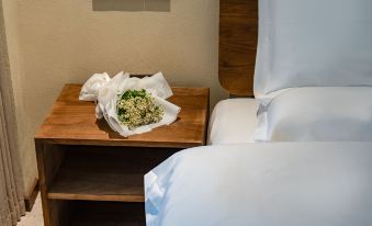 Qingbo Private Hot Spring Hotel (Huangshan Liyang Old Street Store)