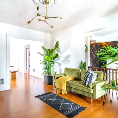 Top Rated - PRIME Location -Parking Free - CLEAN