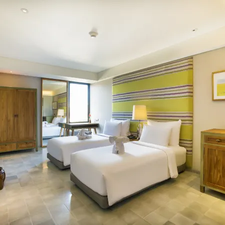 Tijili Hotel Seminyak Отели рядом с достопримечательностью «Пляж Семинияк»