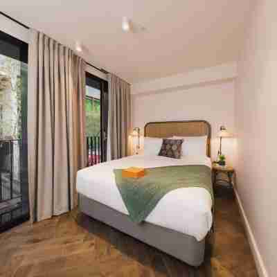 The Sarah by Urban Rest Rooms