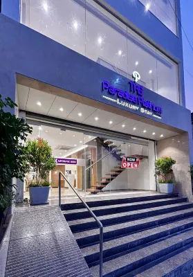 THE PARADISE PLATINUM - parking