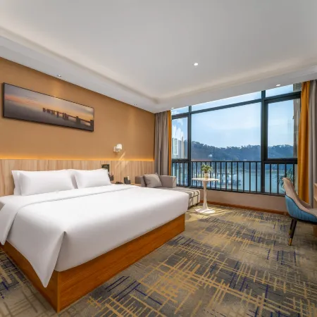 Huangyue Hotel (Wuzhou Arcade City)