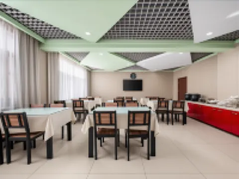 Green Chinese Inn (QianAn People's Hospital)