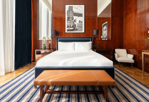 카사 치프리아니 밀라노의 고급스러운 객실 내부