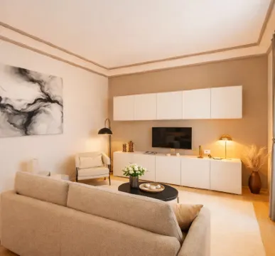 Brand new Champs-Elysées apartment with lift