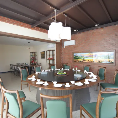 Fenghe Four Seasons Homestay
