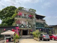 Mubian Inn - parking