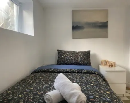 Entire Place at Downtown Toronto Отели в г. 