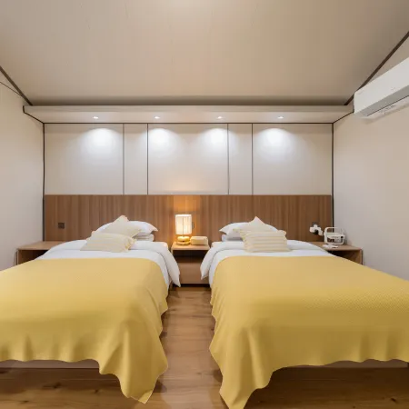 Yunhai Xuegu Hot Spring Hotel