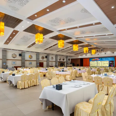 Xinfeng Utop Spring Primeval Forest Resorts
