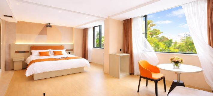 Yihe Spring Hotel (Yueqing Times Square) โรงแรมในเยว่ชิง