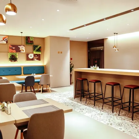 Home Inn (inzhou Zhongyang Street Train Station Branch)