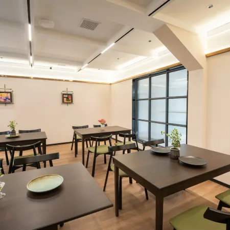 Yangzhou Ningguang Hotel (East Gate Street - Pi Market Street Branch)