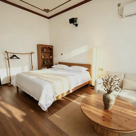 August Manor · Mountain View Garden Homestay (Dali Cai Village Wharf)