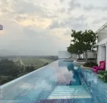 Stallionz Premium Suites - Pools