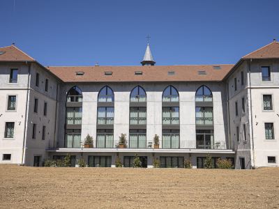 La Chapelle Hotel