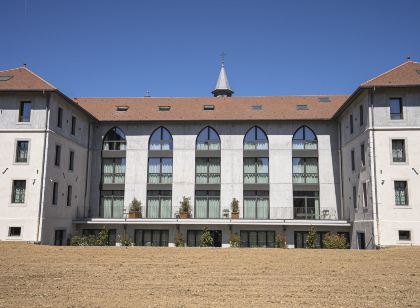 La Chapelle Hotel