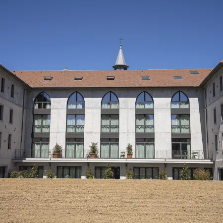 La Chapelle Hotel